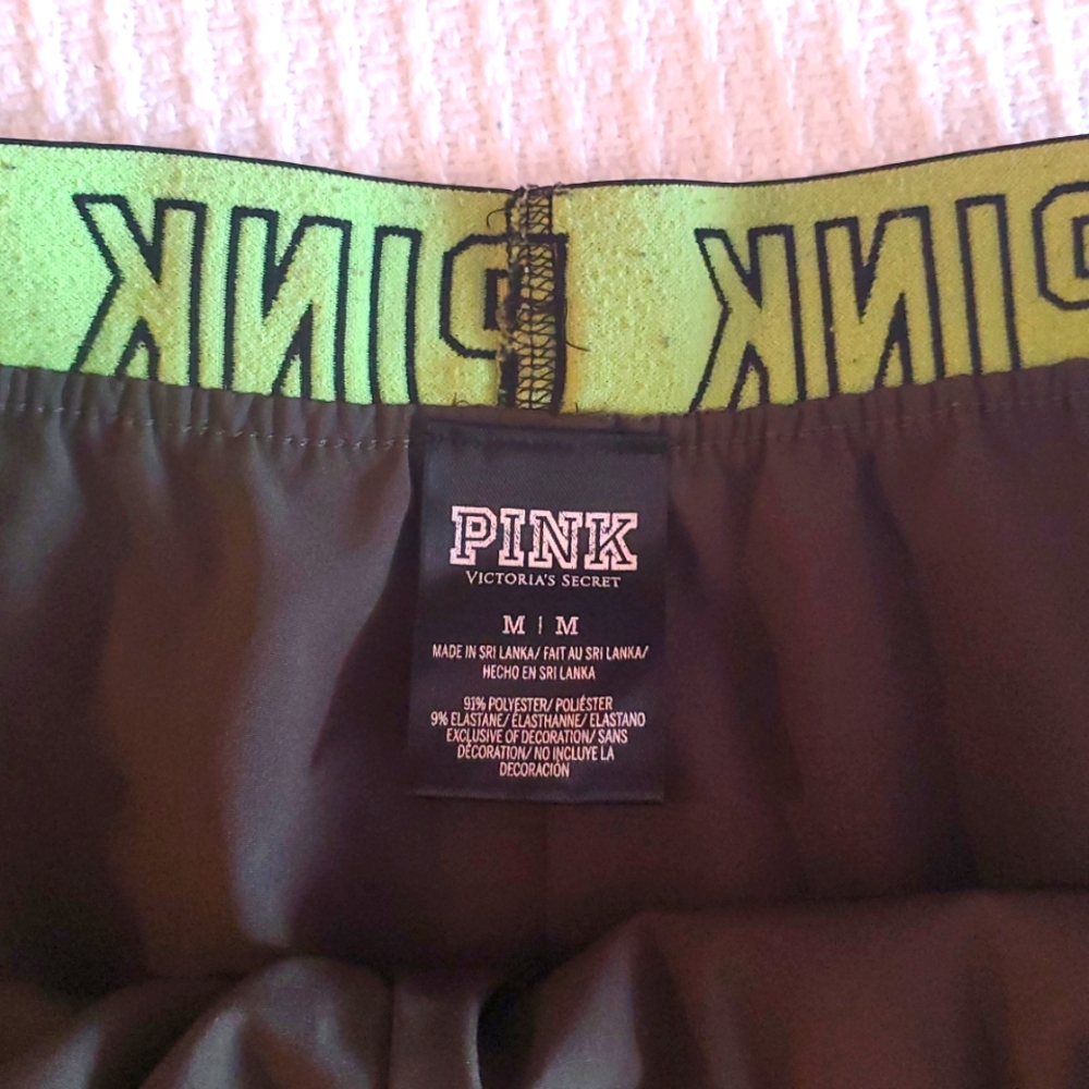 PINK Victoria's Secret Women's Black and Green Shorts - Picture 4 of 4